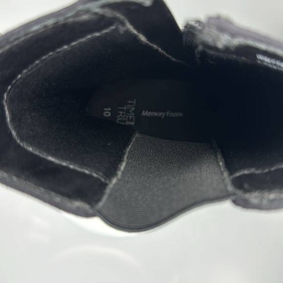Time and Tru black faux suede Chelsea Boots 10 - Picture 8 of 12